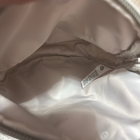 Lululemon All Night Festival Bag 2L - Picture 4 of 9